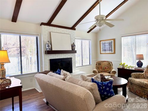 7020 Valley Haven Dr, Charlotte, NC, 28211-6161 | Card Image