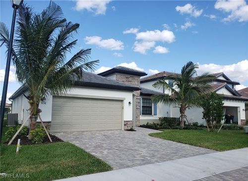9238 Shadow Oak Ln, NAPLES, FL, 34120-5270 | Card Image