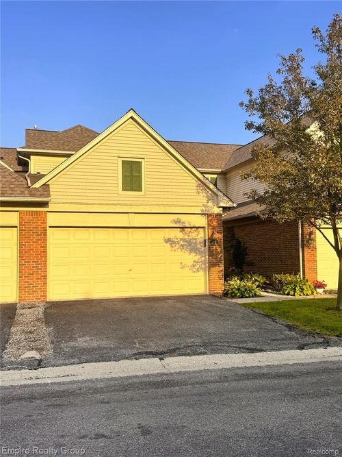 122 Legacy Park Cir, Dearborn Heights, MI, 48127-3485 | Card Image