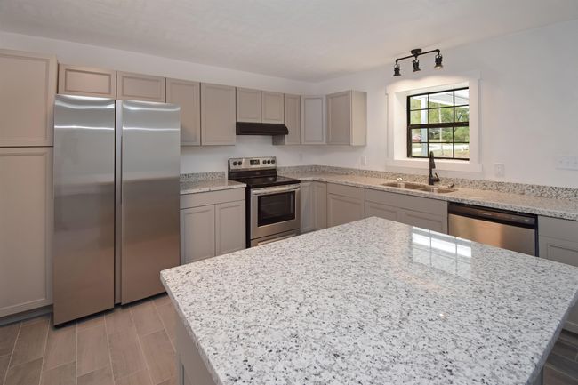 2520 Howell Rd, House other with 3 bedrooms, 2 bathrooms and null parking in Silsbee TX | Image 9