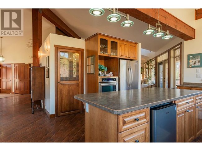 250 1 St Ave, House other with 3 bedrooms, 5 bathrooms and 3 parking in Kootenay Boundary BC | Image 13