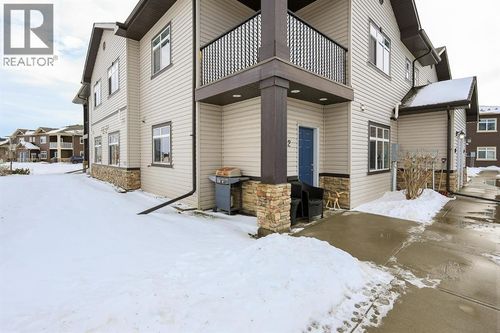 {{alt}} | Card Image