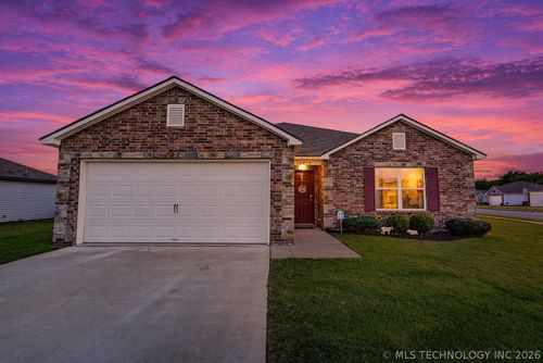 10010 E 109th Place N, Owasso, OK, 74055 | Card Image