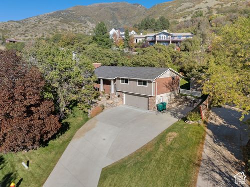 3216 Fernwood Dr, Layton, UT, 84040-7679 | Card Image