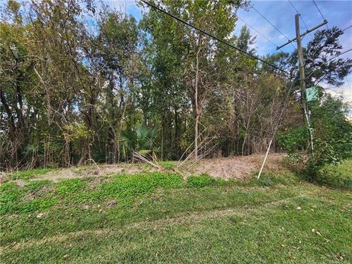 125 Lakewood Dr, Luling, LA, 70070-6115 | Card Image