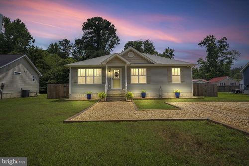 233 Stratford Dr, COLONIAL BEACH, VA, 22443-4242 | Card Image