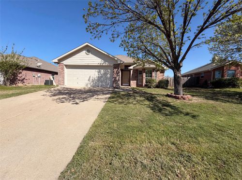 105 Kings Way Dr, Rhome, TX, 76078-4443 | Card Image