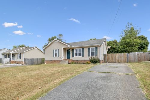 943 Princeton Dr, Clarksville, TN, 37042-4632 | Card Image