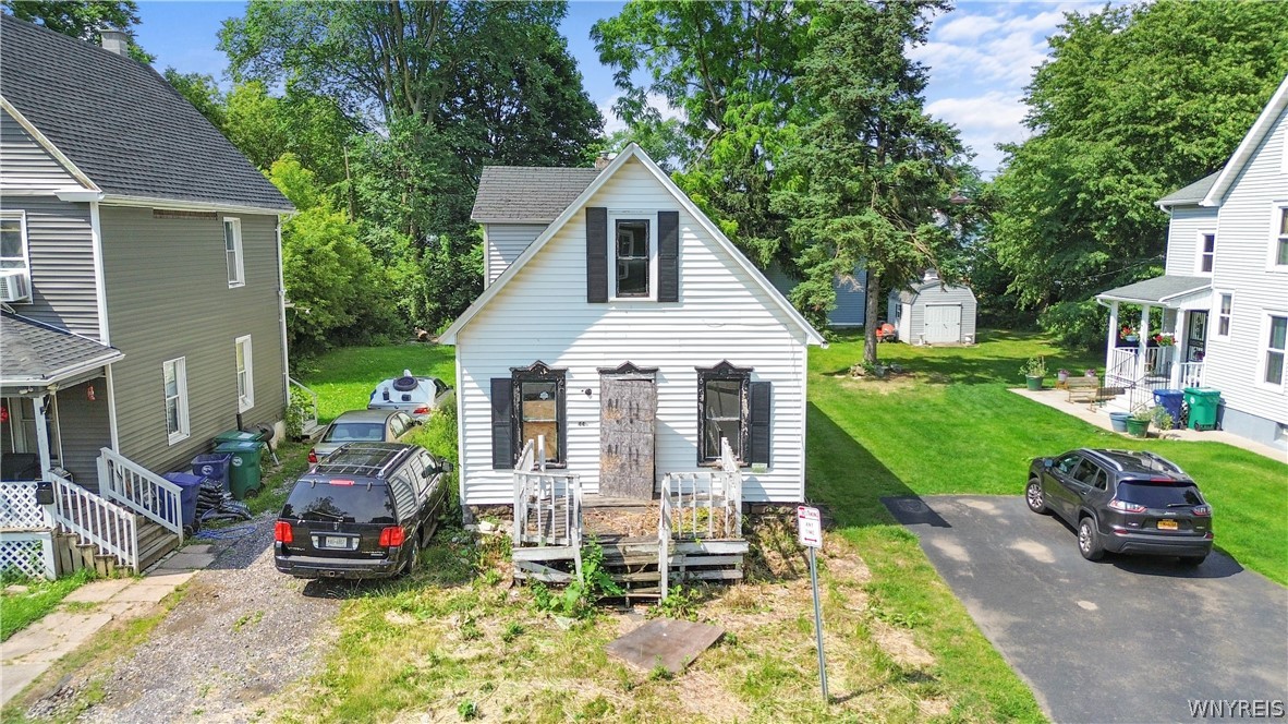 Elmwood Ave, Niagara Falls, NY 14301