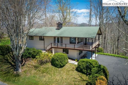 405 Strawberry Ln, Newland, NC, 28657-8808 | Card Image
