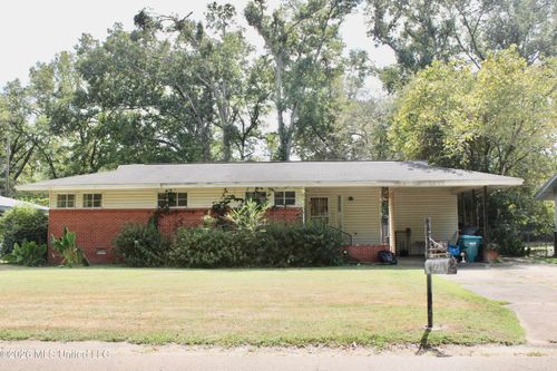23 Longview Dr, Grenada, MS, 38901-9338 | Card Image