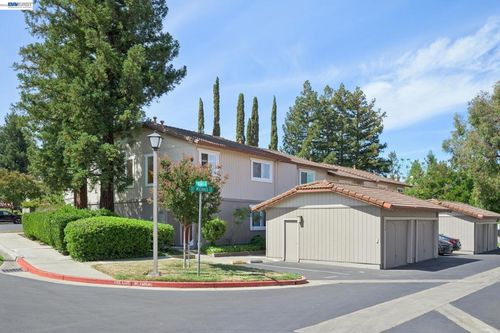 728 Saint Michael Cir, Pleasanton, CA, 94566-7943 | Card Image