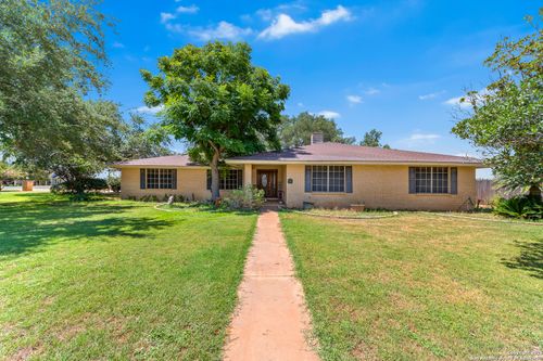 198 Encino Dr, Pearsall, TX, 78061-3912 | Card Image