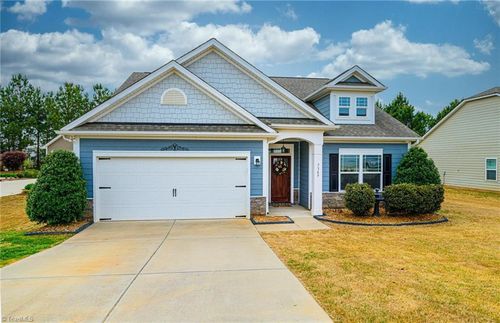 7349 Adirondack Dr, Denver, NC, 28037-0199 | Card Image