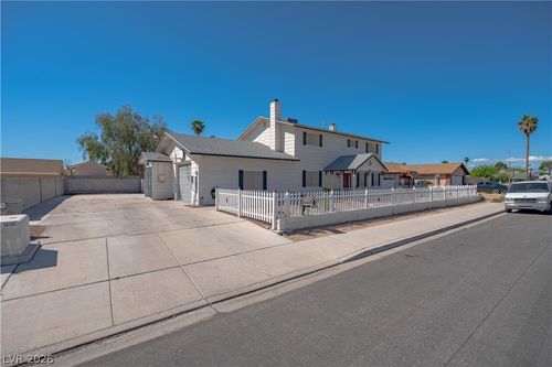 4631 E Colorado Ave, Las Vegas, NV, 89104-5807 | Card Image