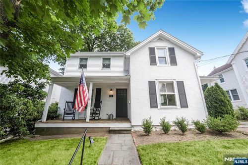 22 Center St, Midland Park, NJ, 07432-1512 | Card Image