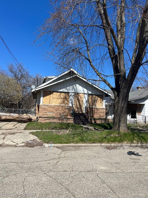 133 E Oakley St, Flint, MI, 48503-3911 | Card Image
