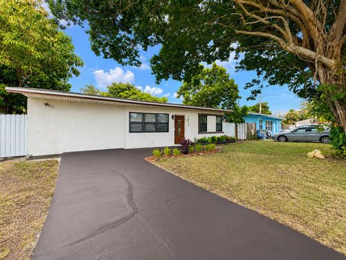 1673 Ne 31st St, Pompano Beach, FL, 33064-6704 | Card Image
