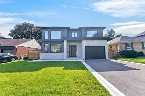 2052 Redan Dr, Mississauga, ON, L4Y1N8 | Card Image