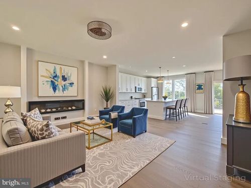 52 Fairfax St, WARRENTON, VA, 20186-2701 | Card Image