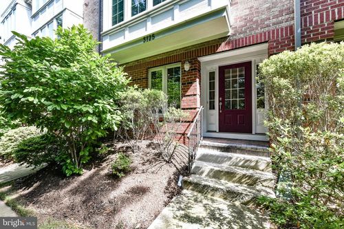 3125 Blue Barn Way, Fairfax, VA, 22031-5406 | Card Image