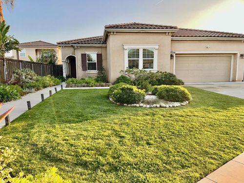 2845 E Goshen Ave, Fresno, CA, 93720-0528 | Card Image