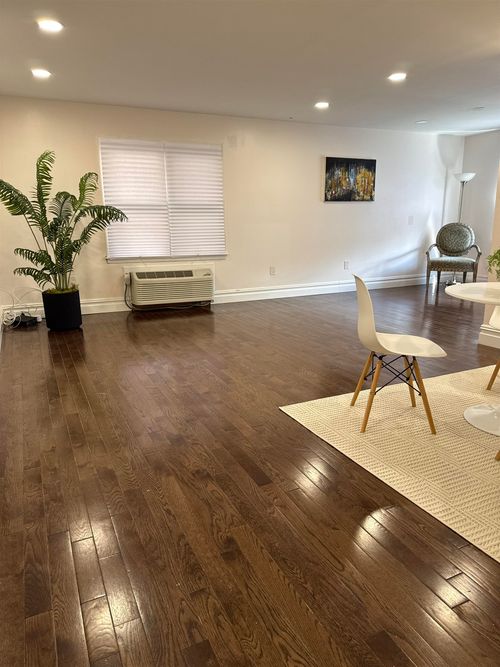 1e-144 70th St, Guttenberg, NJ, 07093 | Card Image