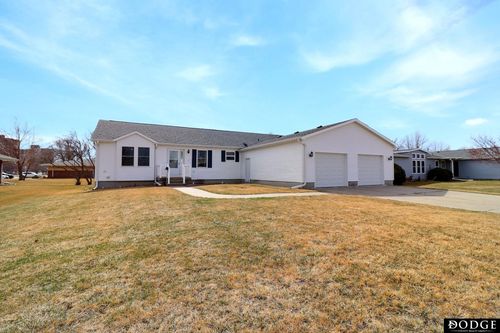 519 29th Cir, Fremont, NE, 68025-2392 | Card Image