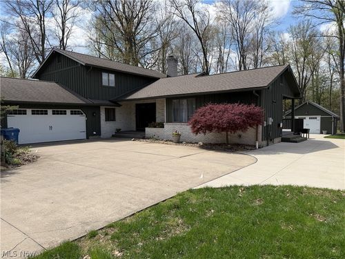 525 Sycamore Trl, Cortland, OH, 44410-1127 | Card Image