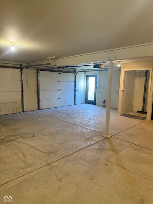 258 Riverwood Dr, Noblesville, IN, 46062-8841 | Card Image