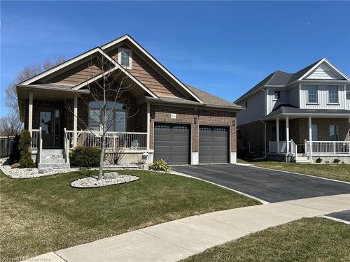 64 English Cres, Plattsville, ON, N0J1S0 | Card Image
