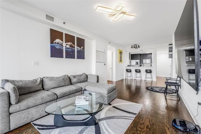 APT-1703 - 3338 Peachtree Rd Ne, Condo with 1 bedrooms, 1 bathrooms and 1 parking in Atlanta GA | Image 4