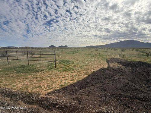 00xxa4 W Williams Rd, Aguila, AZ, 85320 | Card Image