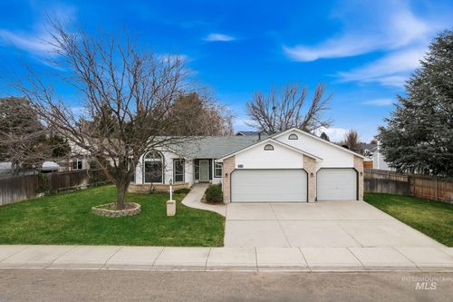 2318 N Astaire Way, Meridian, ID, 83646-3839 | Card Image