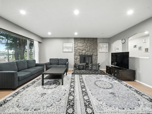 83 Warrick St, Coquitlam, BC, V3K5L3 | Card Image