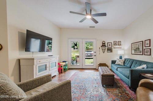 104-9500 Magnolia Ridge Dr, Louisville, KY, 40291-6779 | Card Image