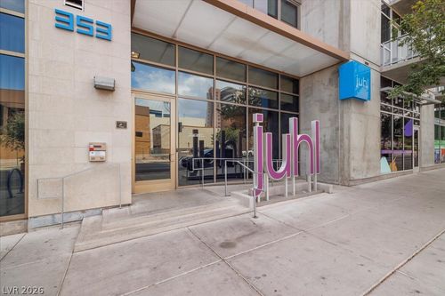 369-353 E Bonneville Ave, Las Vegas, NV, 89101-6622 | Card Image