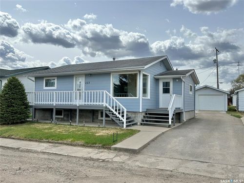 223 2nd St E, Debden, SK, S0J0S0 | Card Image