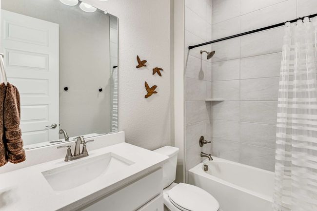 Ensuite Bath for the Guest Bedroom! | Image 22