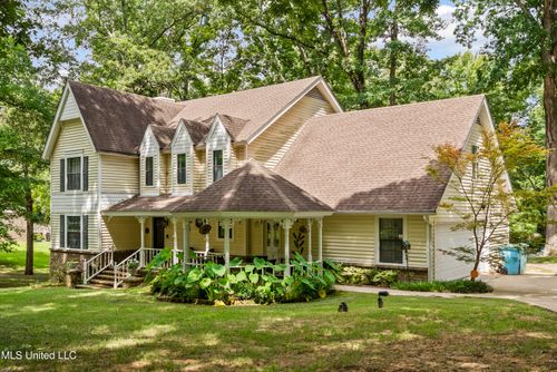 7155 Country Oak Dr, Southaven, MS, 38672-8028 | Card Image