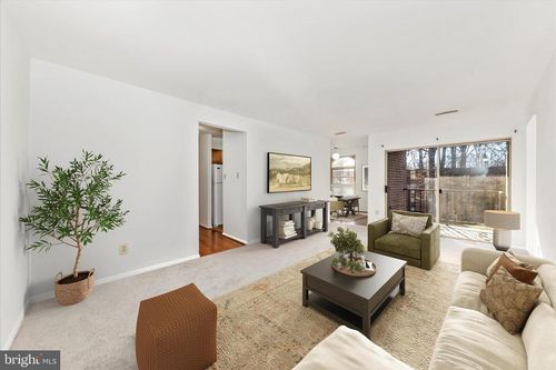 apt-12-3316 Woodburn Village Dr, ANNANDALE, VA, 22003-6855 | Card Image