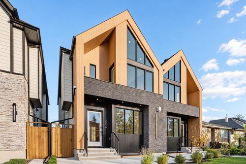 2216 35 St Sw, Calgary, AB, T3E2X8 | Card Image