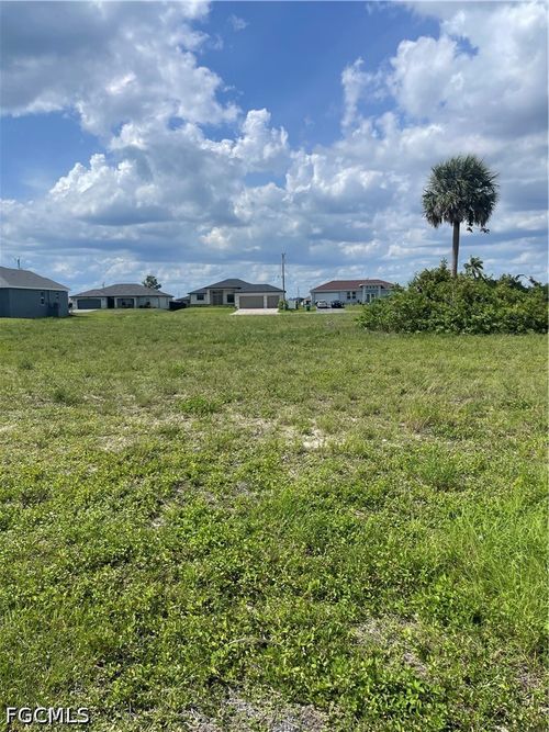 4107 36th Ln, Cape Coral, FL, 33993-7813 | Card Image