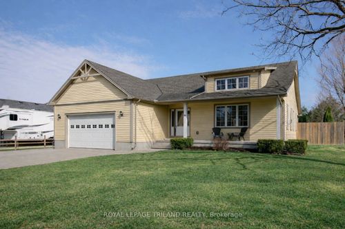 38 Fulton St, Vienna, ON, N0J1Z0 | Card Image