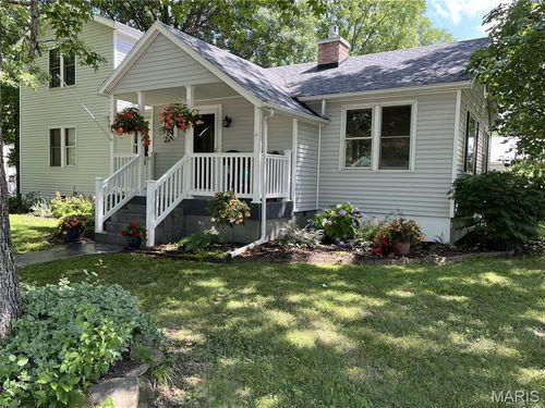 202 Cartall St, Saint James, MO, 65559-1808 | Card Image