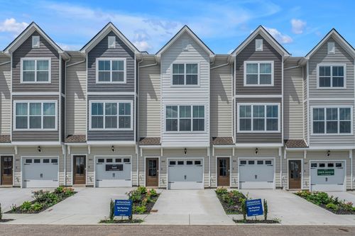 1301 Taylor Cir, Chapel Hill, TN, 37034-2520 | Card Image