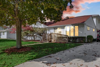 4452 W 87th Place, Home with 4 bedrooms, 2 bathrooms and 1 parking in Hometown IL | Image 2