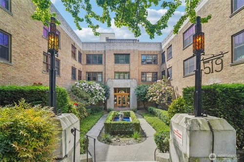 apt-309-519 W Roy St, Seattle, WA, 98119-4415 | Card Image