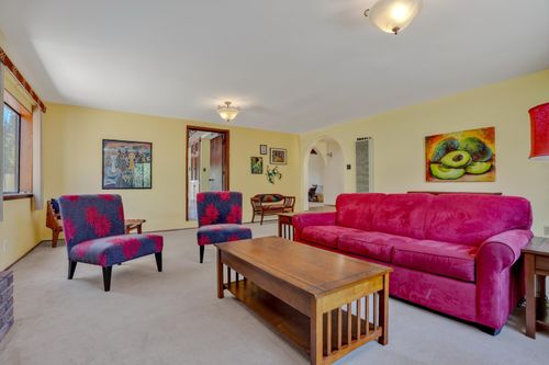 225 Victor Ct, Taos, NM, 87571-4397 | Card Image