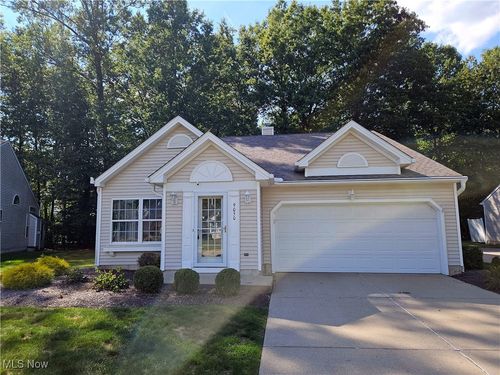 9050 Ashwood Ct, Olmsted Falls, OH, 44138-3745 | Card Image